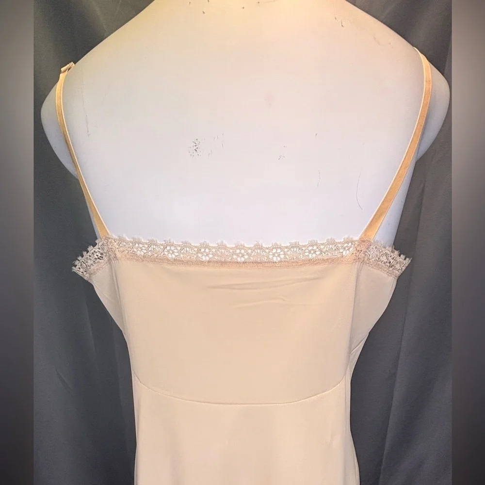 Vanity Fair Vintage Full Slip Size 36 L Nylon Lace Dress Slip Made in USA